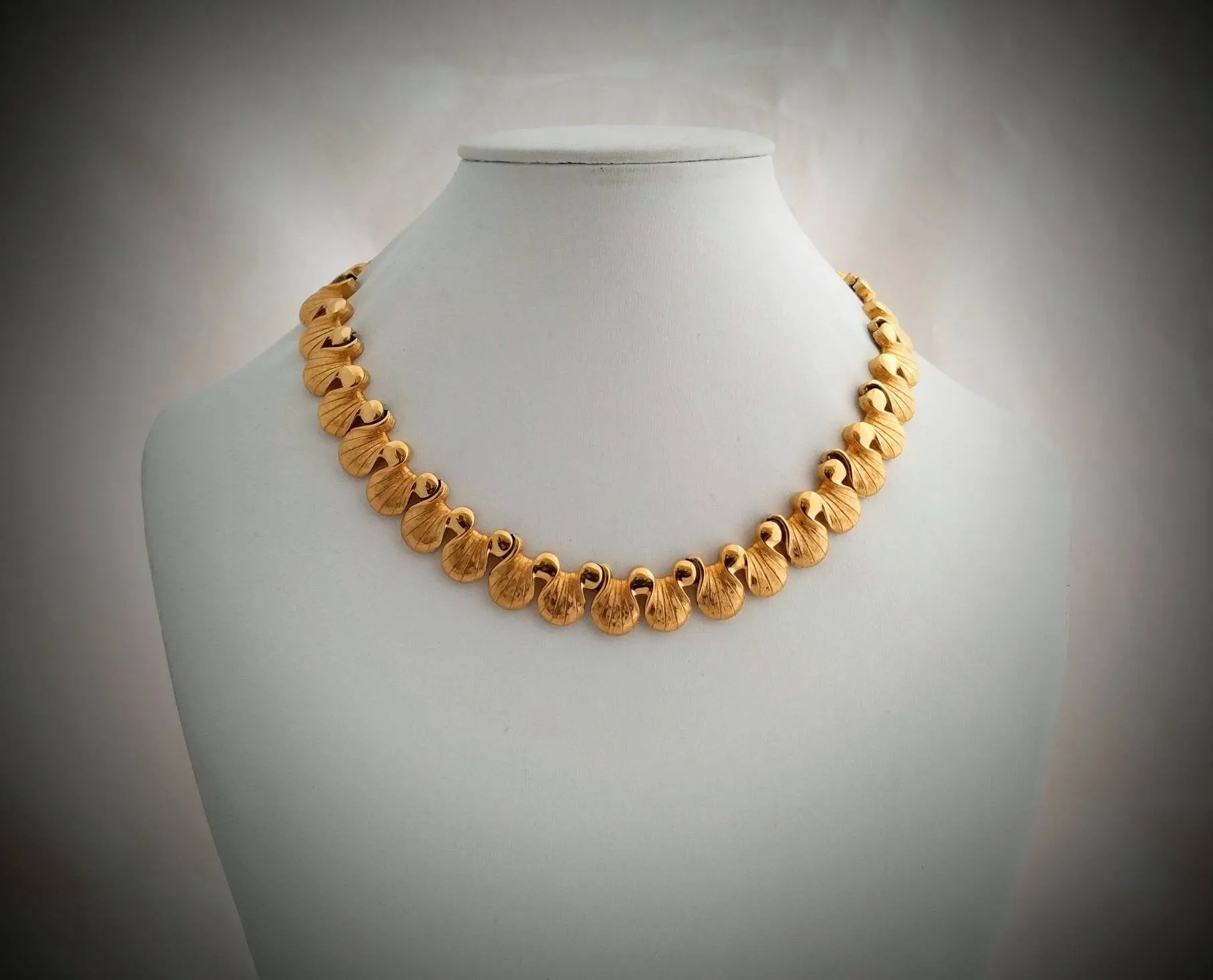 D'Orlan Scalloped Necklace – 22K Gold-Plated, Seashell Design, 16" Signed Statement Necklace