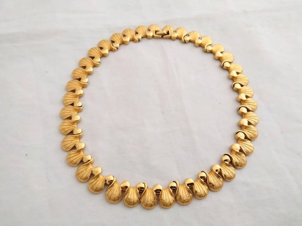 D'Orlan Scalloped Necklace – 22K Gold-Plated, Seashell Design, 16" Signed Statement Necklace