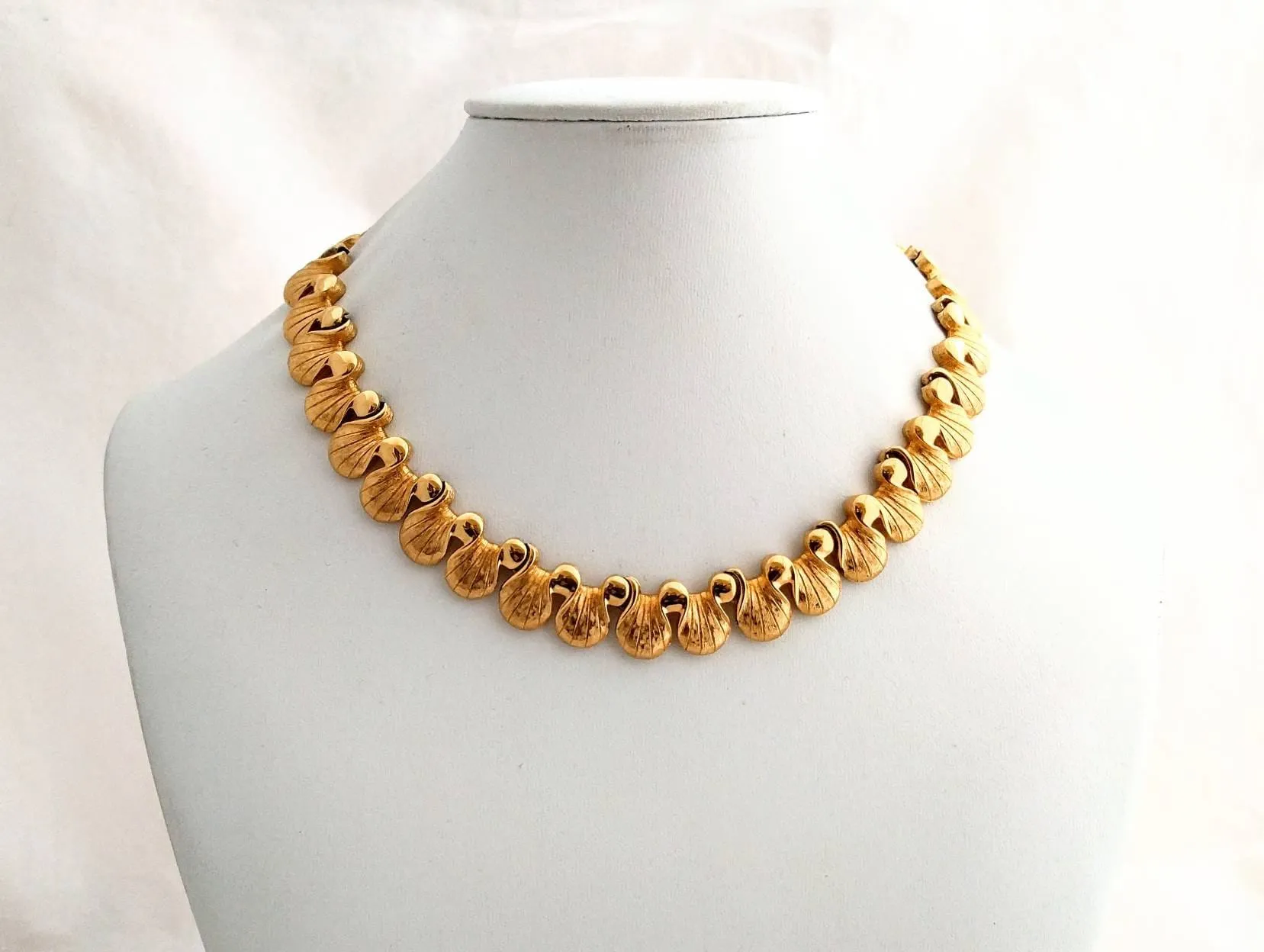 D'Orlan Scalloped Necklace – 22K Gold-Plated, Seashell Design, 16" Signed Statement Necklace