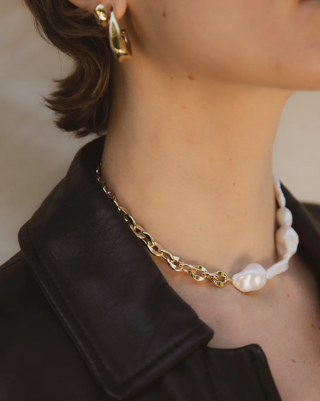 Mashed Up Statement Pearl Necklace