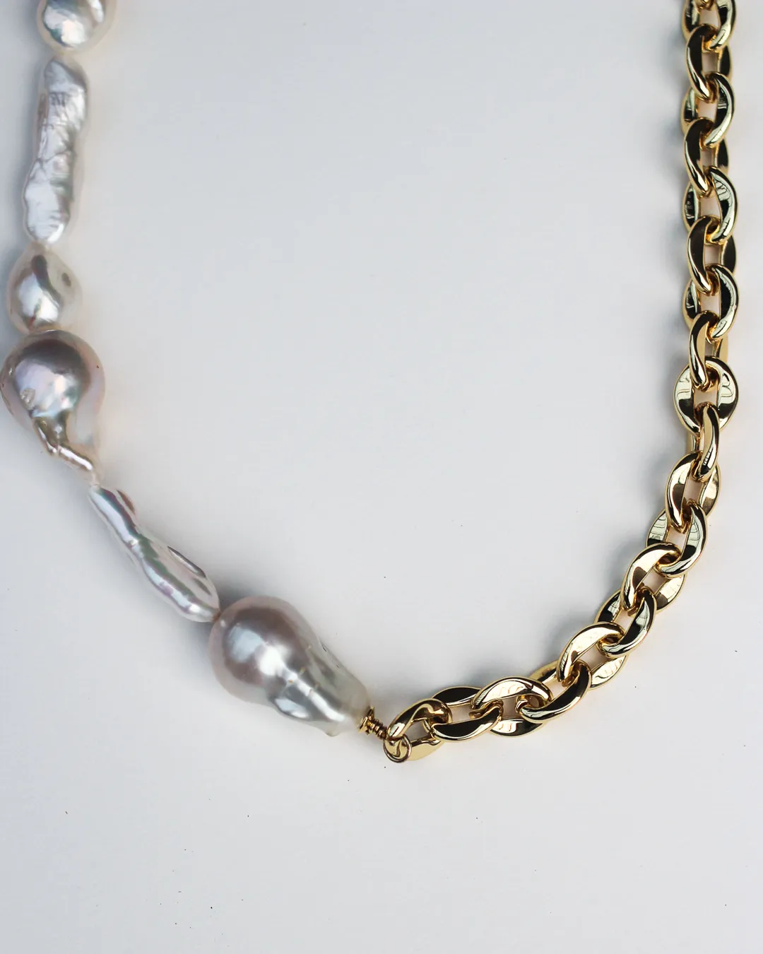 Mashed Up Statement Pearl Necklace